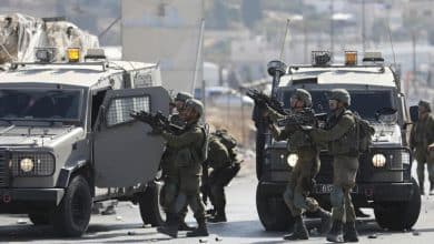 الاحتلال يصيب شابا ويعتقله في بلدة بروقين غرب سلفيت