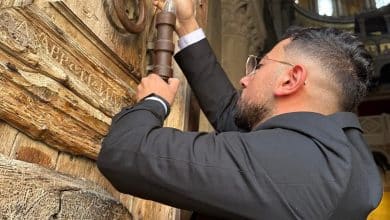 إعادة فتح أبواب كنيسة القيامة في القدس