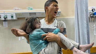 مجزرة جديدة: 18 شهيدا بقصف خيام ومدارس ومشاف جنوب غزة