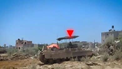 "القسام" تستهدف ناقلة جند ودبابتين إسرائيليتين شمالي قطاع غزة
