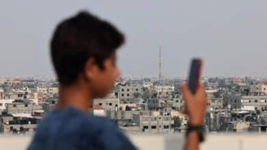 الاتصالات الفلسطينية: انقطاع خدمات الإنترنت والاتصالات الأرضية في وسط وجنوب قطاع غزة