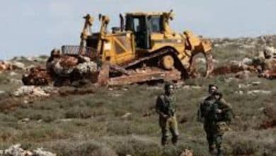 الاحتلال يجرف أراضي زراعية في قرية أم صفا شمال غرب رام الله