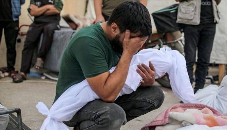 6 شهداء بقصف الاحتلال خيمة تؤوي نازحين في مدينة غزة