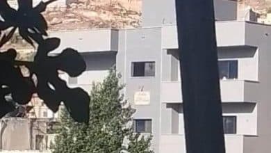 الاحتلال يحول بناية سكنية إلى ثكنة عسكرية في اللبن الشرقية ويغلق مداخل القرية