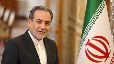 وزير الخارجية الإيراني يهاجم نتنياهو: مجرم حرب يُحرّك البيت الأبيض علناً