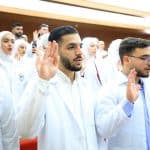 طلبة كلية طب الأسنان في الجامعة العربية الأمريكية يؤدون قسم المهنة