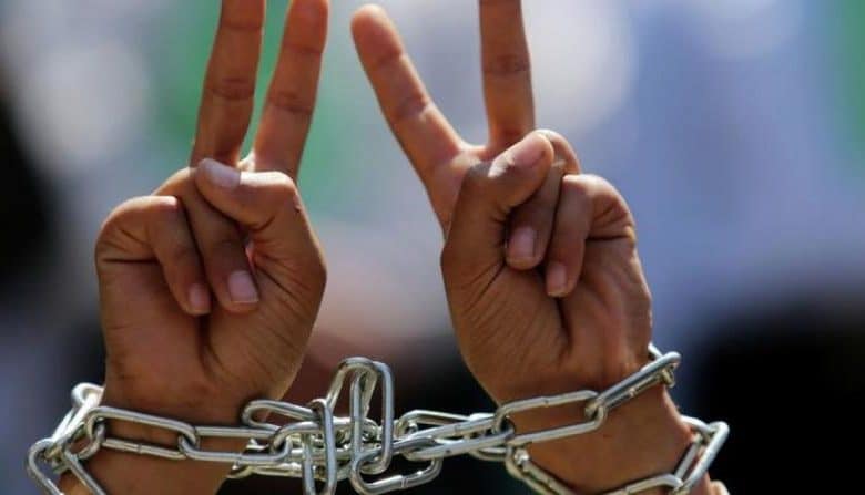 نادي الأسير: ارتفاع عدد الصحفيين المعتقلين إداريا إلى 22