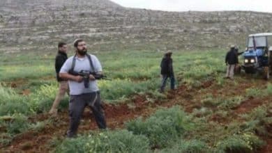 مستوطنون يغلقون طريقا زراعيا شرق قلقيلية