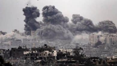 الدفاع المدني في غزة: الاحتلال قصف حي التفاح بأكثر من 20 قنبلة استهدفت السكان بشكل مباشر اليوم