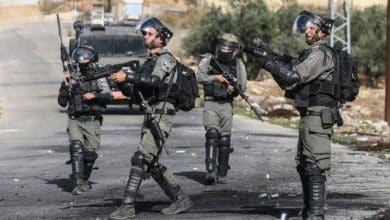 الاحتلال يقتحم مخيم الفوار جنوب الخليل واندلاع مواجهات