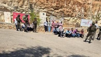 الاحتلال يحتجز وزير الثقافة والطاقم المرافق، في قرية الشباب بكفر نعمة