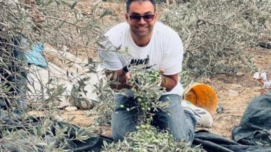 الاحتلال يحتجز مدير منتدى شارك الشبابي د. بدر زماعرة