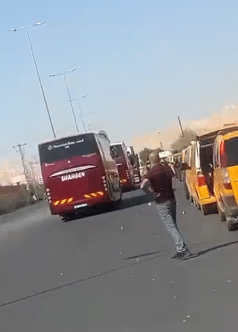 قوات الاحتلال تغلق معبر الكرامة وتعيد المسافرين