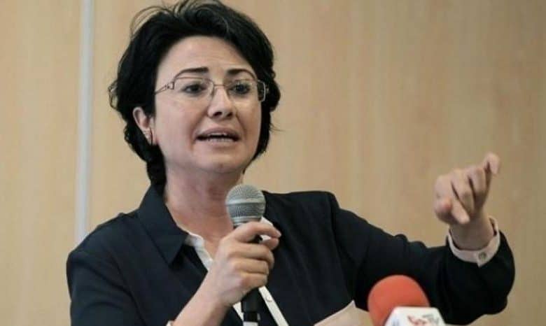 شرطة الاحتلال تعتقل حنين الزعبي بادعاء "التحريض"