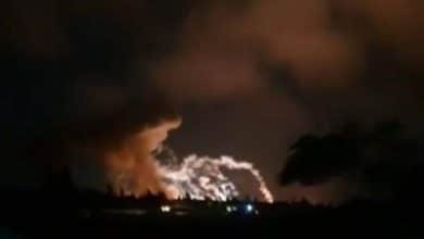 الاحتلال يشن غارات على حمص واللاذقية