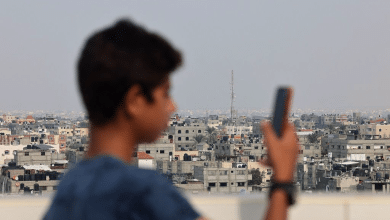 المرصد الأورومتوسطي: انقطاع الاتصالات يعزل 800 ألف فلسطيني في غزة عن العالم الخارجي