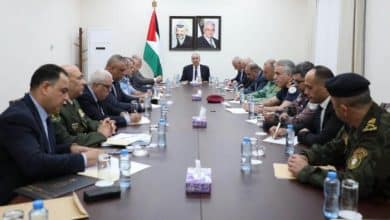 الشيخ يبحث مع رؤساء الأجهزة الأمنية آخر التطورات السياسية والأمنية