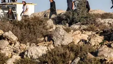 مستوطنون يقيمون بؤرة استيطانية على أراضي دير استيا شمال غرب سلفيت
