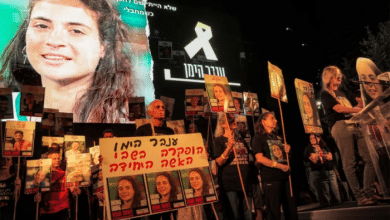 عائلات الأسرى الإسرائيليين تطالب ترامب بإجبار نتنياهو على إبرام صفقة