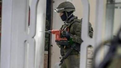 الاحتلال يأخذ قياسات منزل في قطنة تمهيدا لهدمه