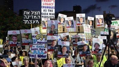 تظاهرات عائلات الأسرى الإسرائيليين في "تل أبيب": من يريد إعادة الأسرى لا يقصف المفاوضين