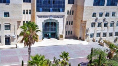 خريجو الطب البشري في جامعة القدس يحققون تفوقًا جديدًا بنسبة نجاح كاملة في امتحان المزاولة الإسرائيلي