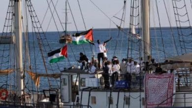 ناشطو أسطول الصمود يروون تفاصيل احتجازهم ويشكون سوء معاملة الاحتلال