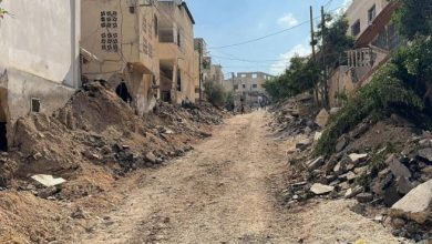 الاحتلال يجرف شارع الغبز في محيط مخيم جنين