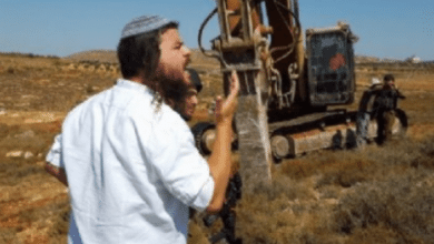 مستوطن يعتدي على مزراعين جنوب نابلس