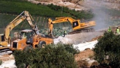 الاحتلال يجرف أرضا في حي الشيخ جراح بالقدس المحتلة