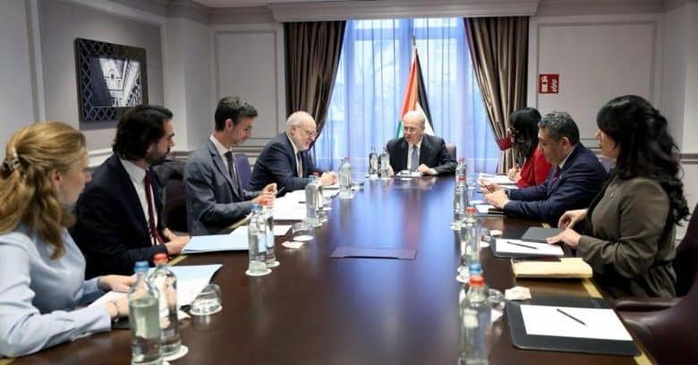رئيس الوزراء يدعو سويسرا واليابان للاعتراف بدولة فلسطين