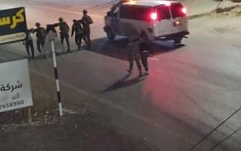 الاحتلال يقتحم قرية مسحة غرب سلفيت ويحتجز عددا من الشبان
