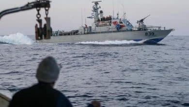 الاحتلال يعتقل 3 صيادين قرب ميناء غزة