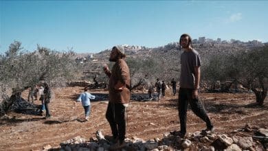مستوطنون يهاجمون المزارعين في مخماس شمال شرق القدس