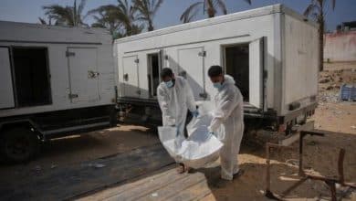 الاحتلال يسلم عشرات جثامين الشهداء ضمن صفقة التبادل