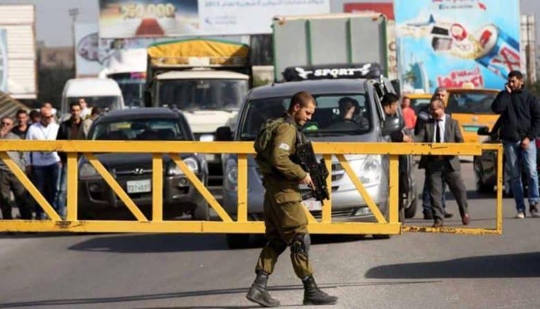 قوات الاحتلال تنصب حاجزا عسكريا في الخضر جنوب بيت لحم