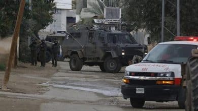إصابة مواطنة جراء احتجازها والاعتداء عليها من جنود الاحتلال جنوب الخليل