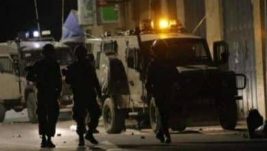 الاحتلال يقتحم المنطقة الجنوبية من الخليل ويحول منزلا إلى ثكنة عسكرية