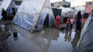 الأونروا: مئات آلاف النازحين في غزة يواجهون الشتاء بخيام مهترئة دون أساسيات الحياة
