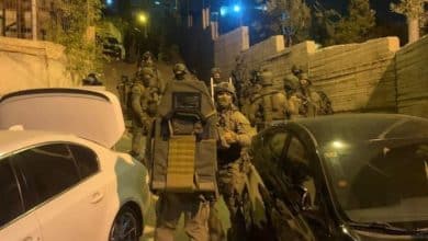 الاحتلال يعتقل شاباً من بلدة الزاوية عقب الاعتداء عليه بالضرب