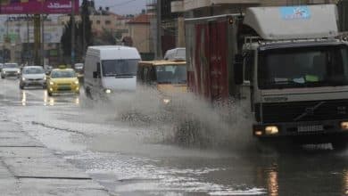 حالة الطقس: المنخفض الجوي يتعمق تأثيره وأجواء عاصفة وماطرة