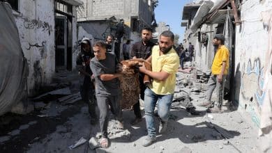 استشهاد مواطن برصاص الاحتلال في مخيم البريج مع تواصل عمليات نسف المنازل والقصف في أنحاء متفرقة من قطاع غزة