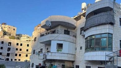 تضم 13 شقة.. الاحتلال يهدم عمارة سكنية في حي واد قدوم جنوب المسجد الأقصى