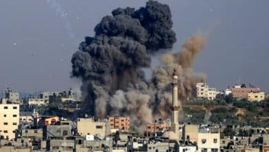 الاحتلال يواصل غاراته ونسف المنازل والأبنية في مناطق واسعة بقطاع غزة