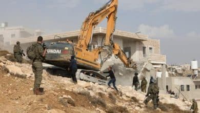 تمهيدًا لهدمها.. قوات الاحتلال تجبر أصحاب 6 منازل في نابلس على إخلائها