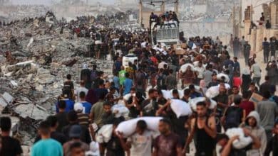 "فصائل فلسطينية" تدين تعليق الاحتلال تراخيص المنظمات الدولية في غزة والضفة: جريمة حرب