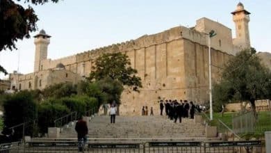 الاحتلال يسحب صلاحيات إدارة المسجد الإبراهيمي من بلدية الخليل