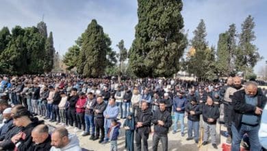 70 ألفا يؤدون صلاة الجمعة في المسجد الأقصى
