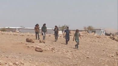 مستوطنون يجبرون 15 عائلة في تجمع شلال العوجا على الرحيل