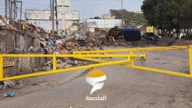 الاحتلال يواصل حصار وإغلاق حزما شمال شرق القدس لليوم الثاني